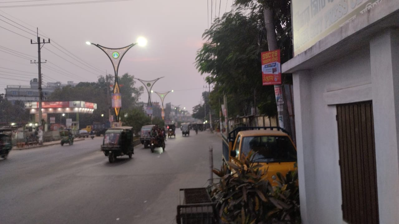 রাজশাহীতে অটো-রিকশা ও মোটরবাইক দুর্ঘটনা বৃদ্ধি: সচেতনতার ঘাটতি দায়ী