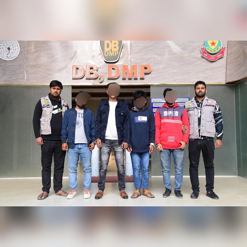 রাজধানীর তেজতুরী বাজারে চাঞ্চল্যকর মোসাব্বির হত্যায় জড়িত ৪ (চার) জনকে গ্রেফতার করেছে ঢাকা মহানগর গোয়েন্দা পুলিশ (ডিবি)