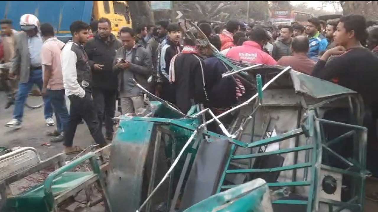 রাজশাহীতে বাস-অটোরিকশা সংঘর্ষে বিশ্ববিদ্যালয় শিক্ষার্থীসহ নিহত ৩
