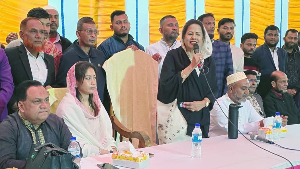 ভোলার বোরহানউদ্দিনে মাফরুজা সুলতানা  ধানের শীষের পক্ষে প্রচারণা চালাচ্ছেন