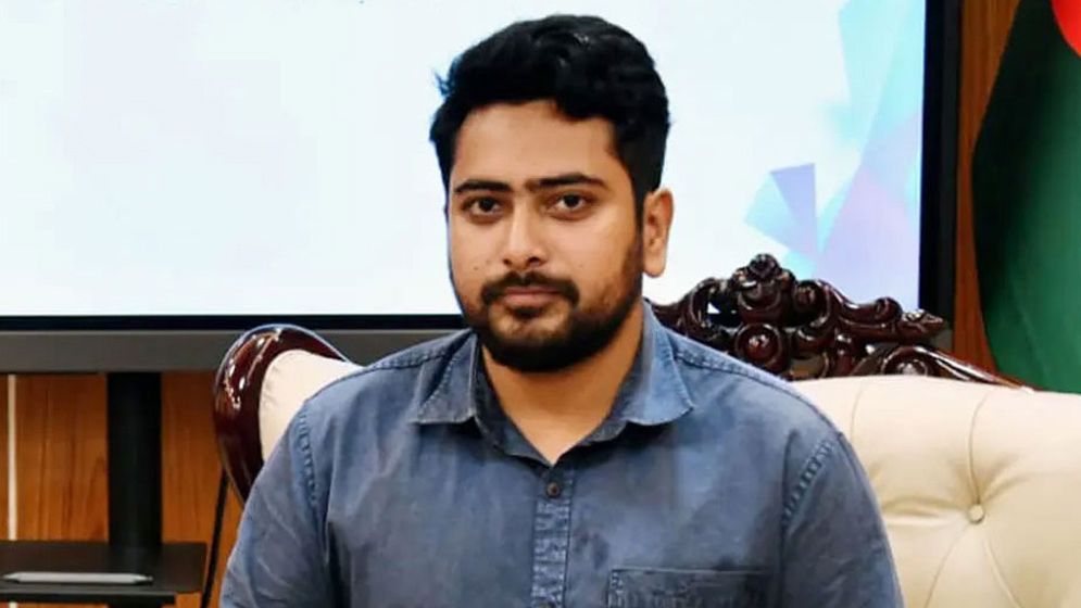 আগামী কয়েক ঘণ্টা সর্বোচ্চ সতর্ক থাকুন: নাহিদ ইসলাম