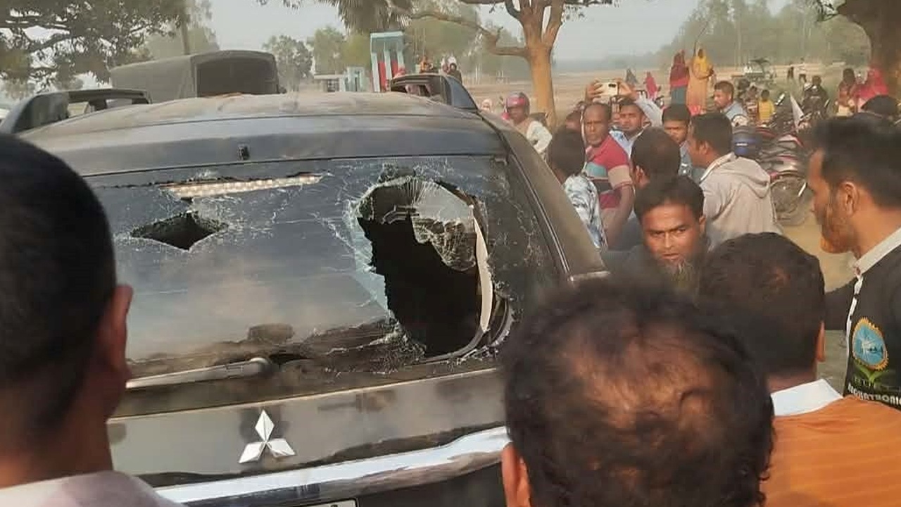 চারদিন পর সিলমারা ব্যালট উদ্ধার, ইউএনও’র গাড়ি ভাঙচুর