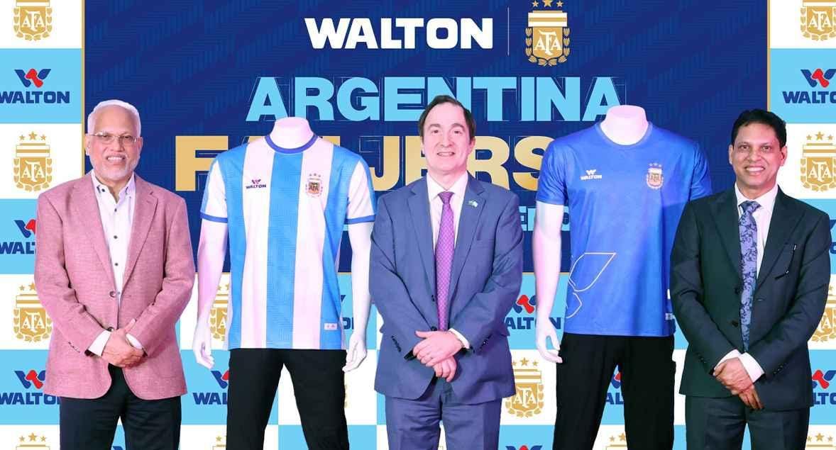বাংলাদেশে উন্মোচন করলো ওয়ালটন  প্রথম আর্জেন্টিনার ফ্যান জার্সি - প্রভাতী নিউজ  - খেলাধুলা
