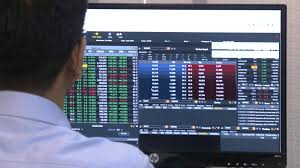 বড় পতনে শেয়ারবাজারে লেনদেন চলছে - প্রভাতী নিউজ  - অর্থনীতি