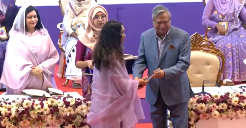 'শ্রেষ্ঠ অদম্য নারী’ সম্মাননা পেলেন খালেদা জিয়া, গ্রহণ করলেন জাইমা রহমান - প্রভাতী নিউজ 