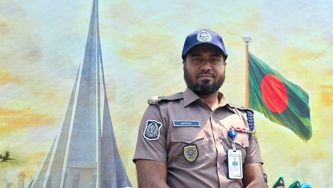 টিআই জলিলের ফুটপাত দখলমুক্ত অভিযান: পথচারীদের স্বস্তি, দোকানিদের উদ্বেগ”