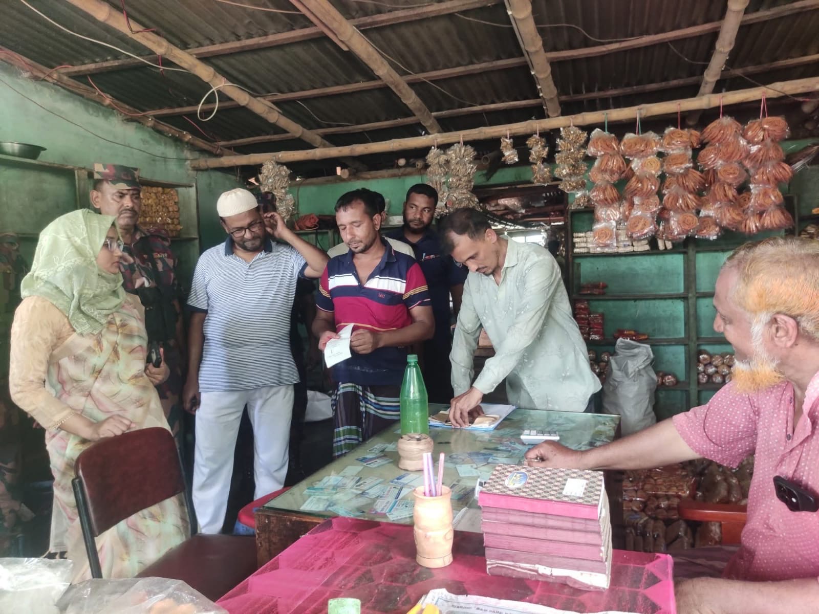 চৌগাছার গাজী বেকারিতে ভ্রাম্যমাণ আদালতের অভিযান, ২০ হাজার টাকা জরিমানা