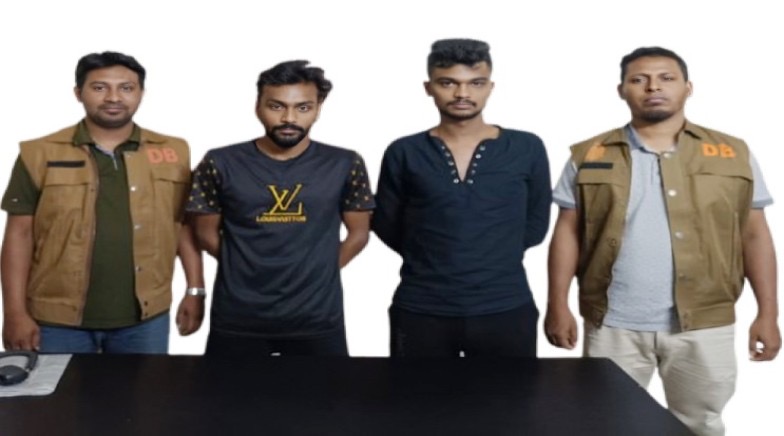 রাজশাহীতে অটোরিকশা ছিনতাই চেষ্টায় ২ জন গ্রেপ্তার, ডিবির অভিযানে উদ্ধার মালামাল