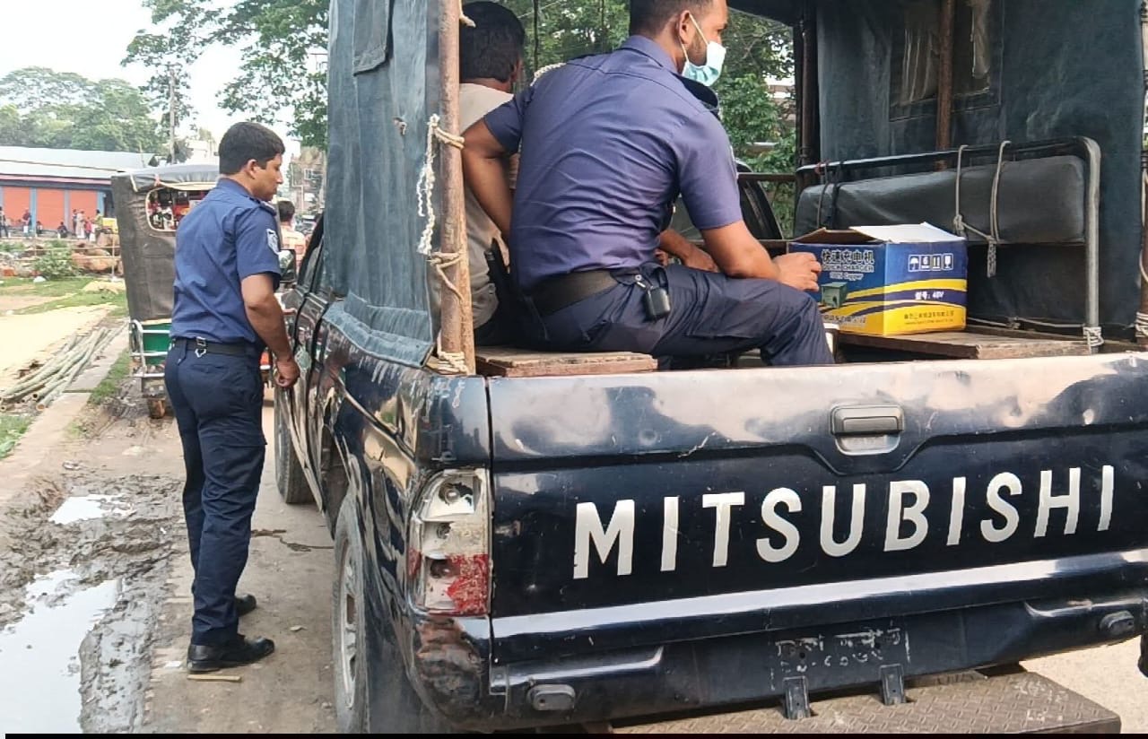 কেন্দুয়ায় চোর মাসুদ রিমান্ডে, তার মিথ্যা জবানবন্দিতে ব্যবসায়ী তরিকুল আটক