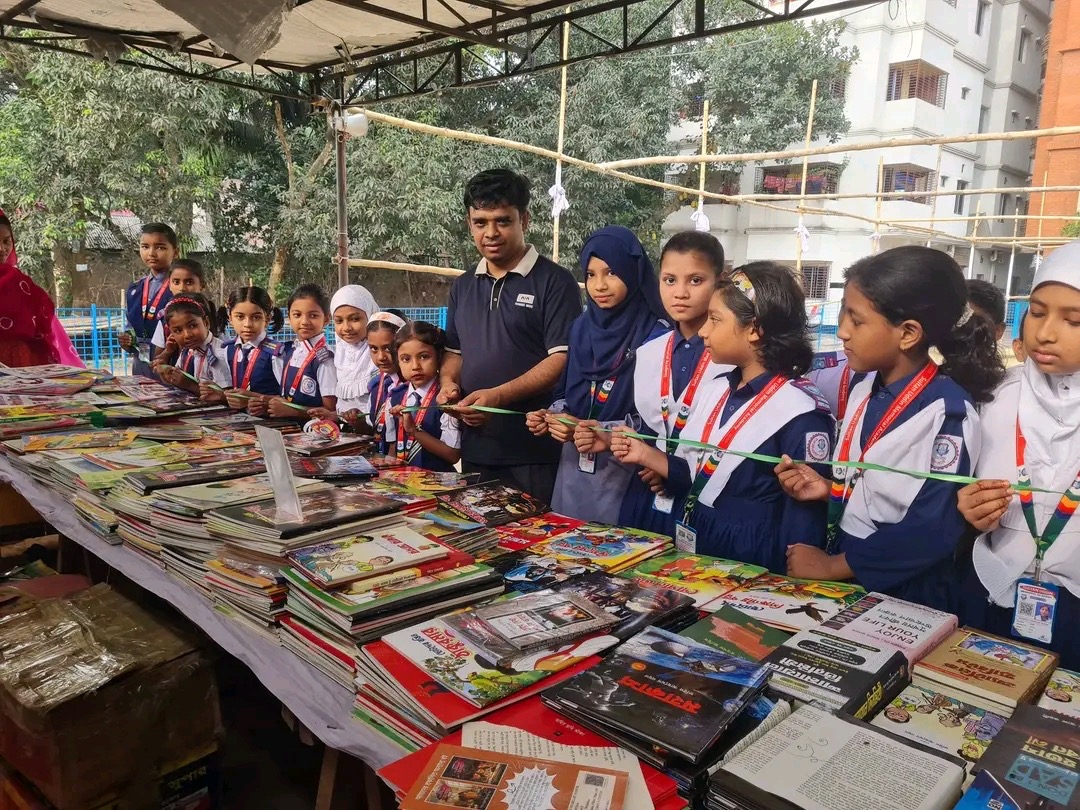 সুলতান উদ্দিন মেমোরিয়াল একাডেমিতে তিন দিনব্যাপী বইমেলার উদ্বোধন