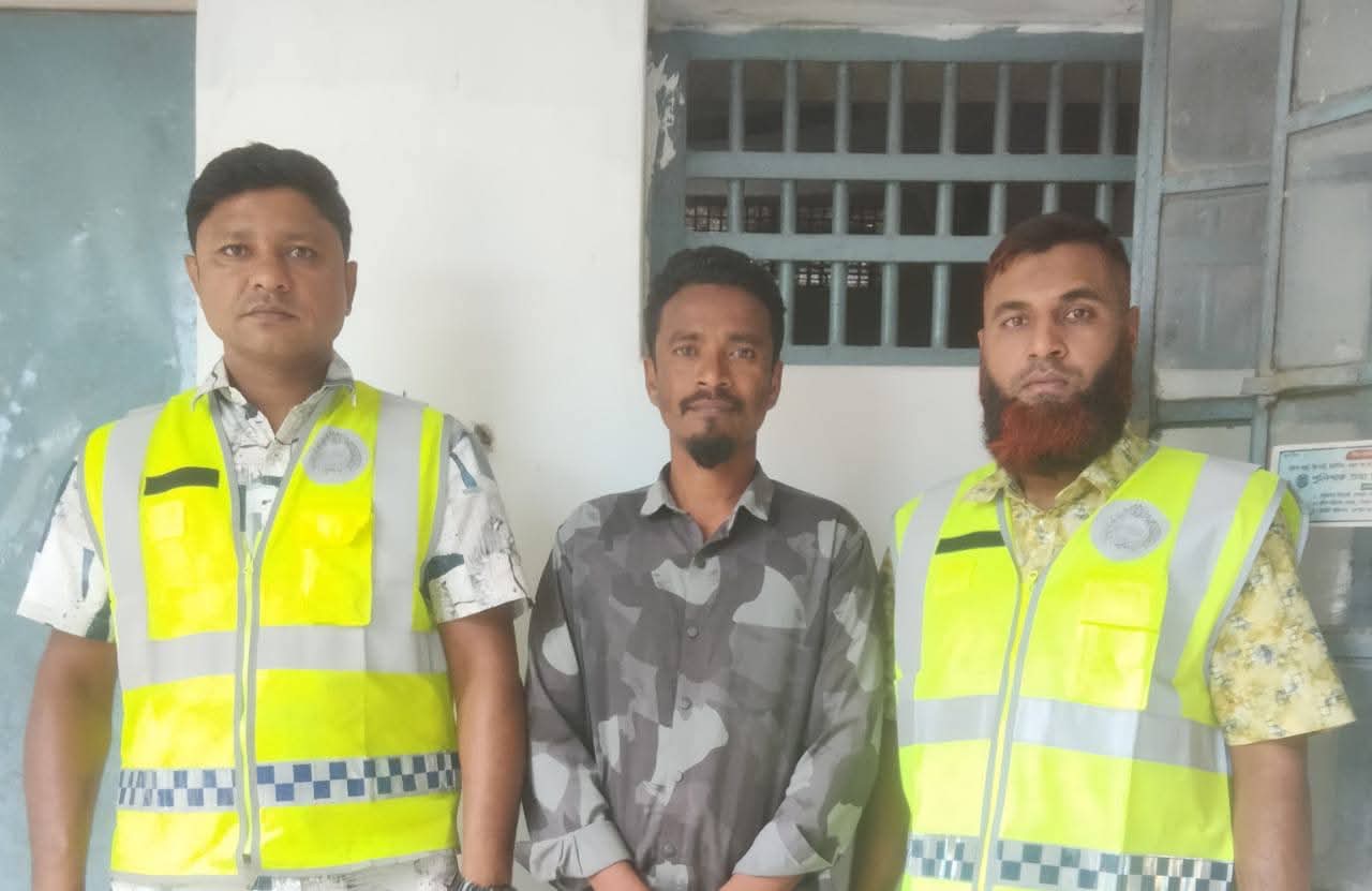 বিশেষ অভিযানে ১২০পিস ইয়াবাসহ দুই মাদক ব্যবসায়ী গ্রেফতার