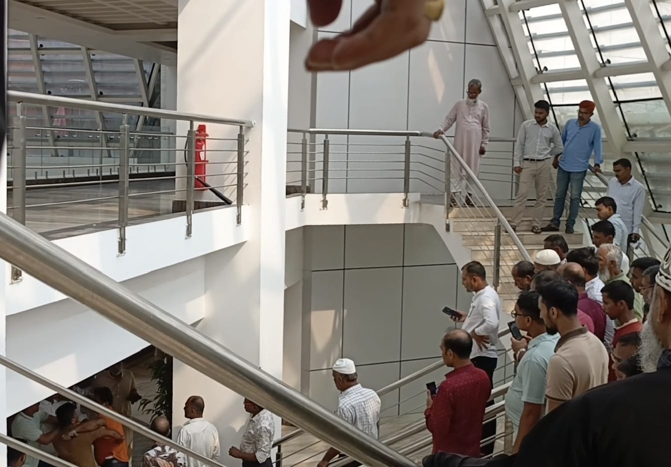 ক্যাব হেডকোয়ার্টারে মারধরের ঘটনা, ঠিকাদার সালাম আহত