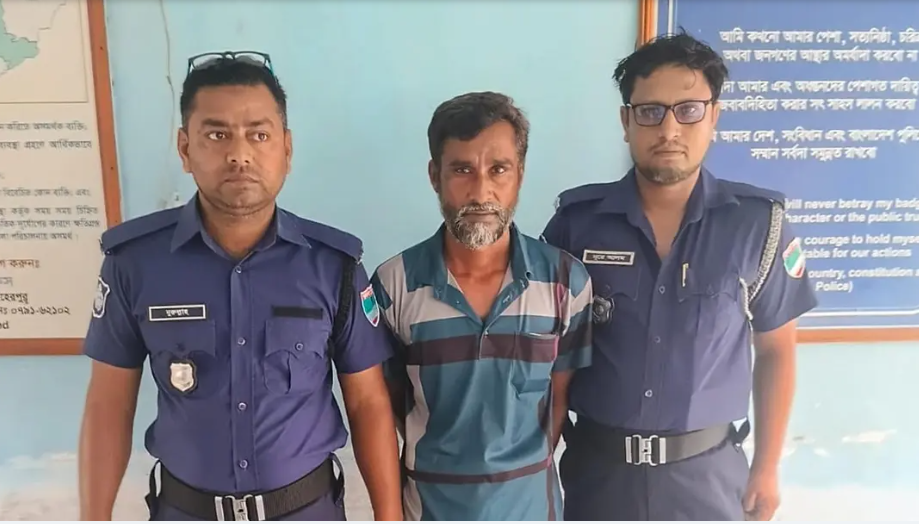 মেহেরপুরে তাবলীগ জামায়াতের দাওয়াত নিয়ে বিরোধ: ৪টি ককটেল বিস্ফোরণ, গ্রেপ্তার ১