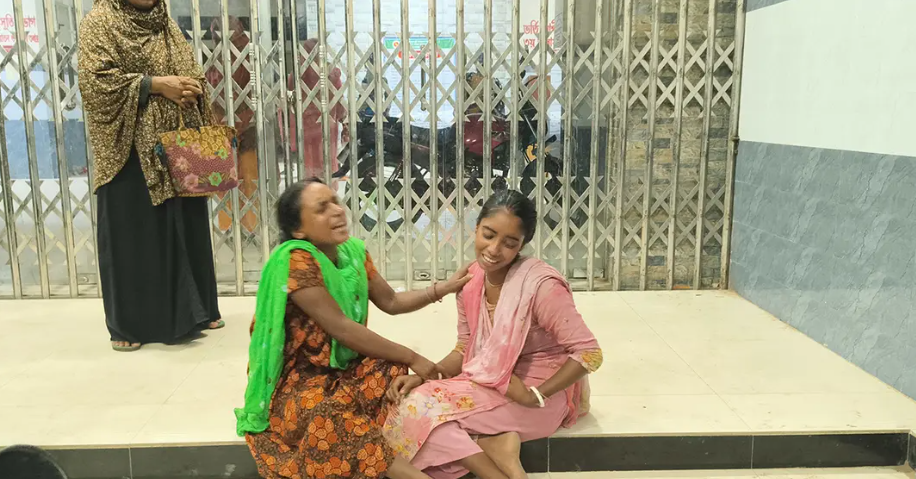 ওঝার ৩ ঘণ্টা ঝাড়ফুঁক, শেষ পর্যন্ত প্রাণ গেল সাপে কাটা শিশুর