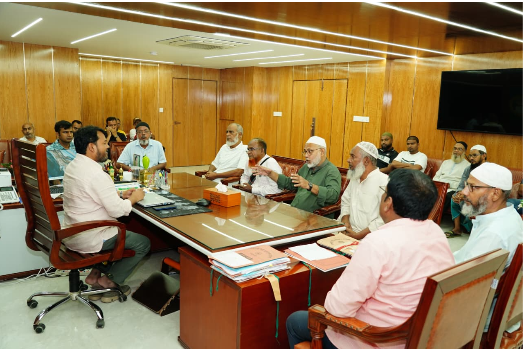 মসজিদ উন্নয়নে পাশে থাকবে রাসিক, দুই কমিটির সঙ্গে প্রশাসকের সৌজন্য সাক্ষাৎ